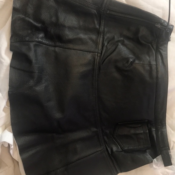 Newport News Leather skirt - Picture 2 of 2